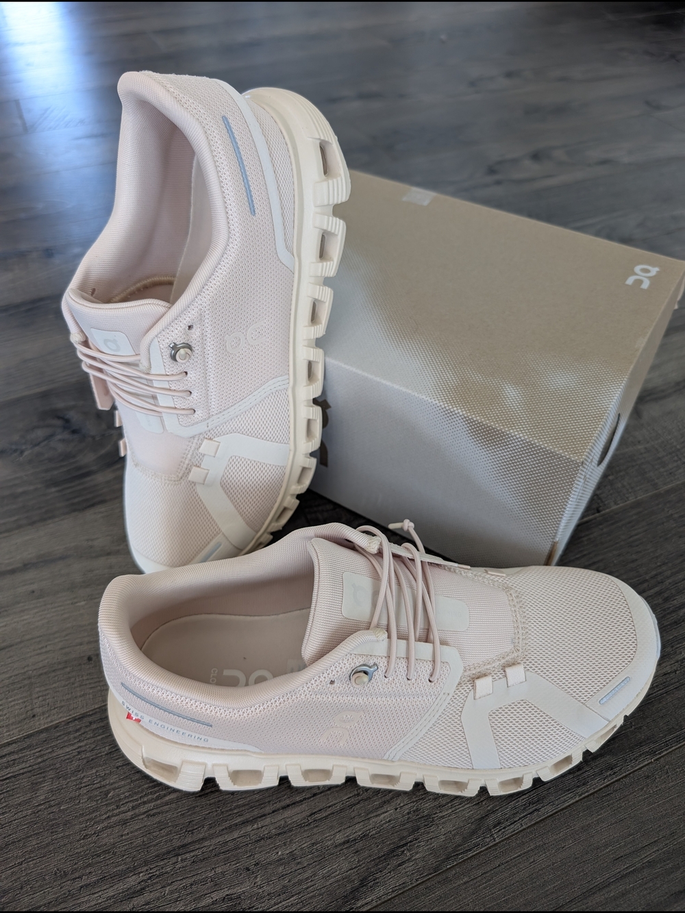 BRAND NEW ON Cloud 6 Women's 7.5 Sand/Sand